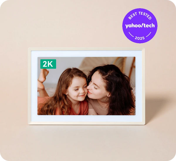 Digital photo frame displaying a picture of a woman and a child, with 'Best Tested Yahoo Tech 2025' badge.